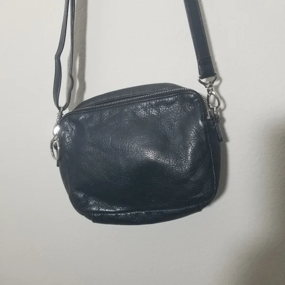 Margot, Black Leather Crossbody Bag - Picture 4 of 7